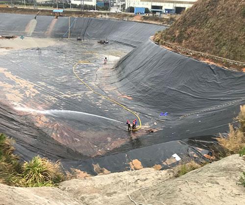 新县废水池清理